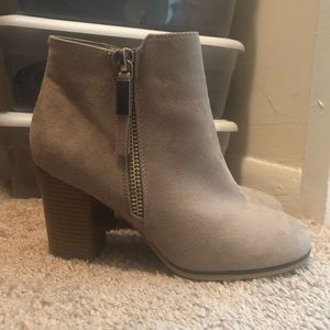 High heel ankle boots (sand)